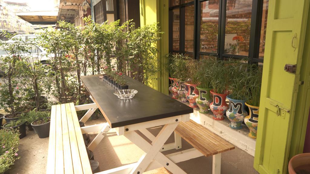 Tiger Lily Hostel Bangkok Kültér fotó