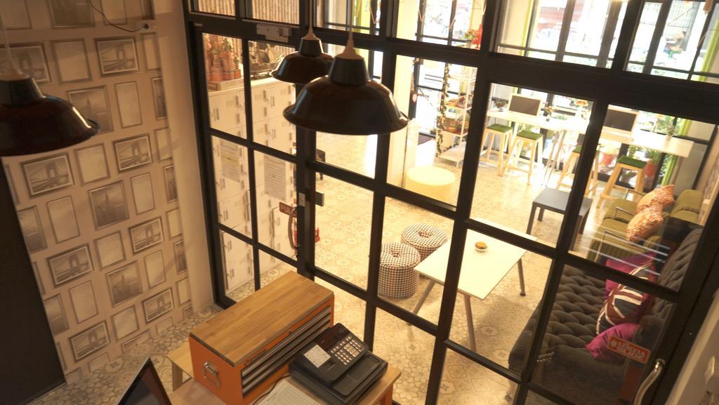 Tiger Lily Hostel Bangkok Kültér fotó