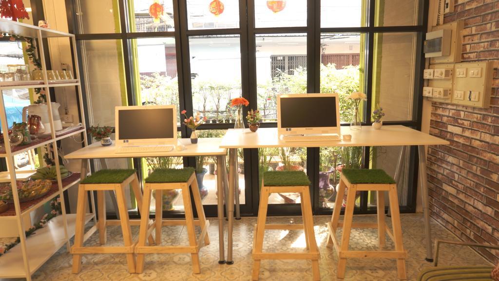 Tiger Lily Hostel Bangkok Kültér fotó
