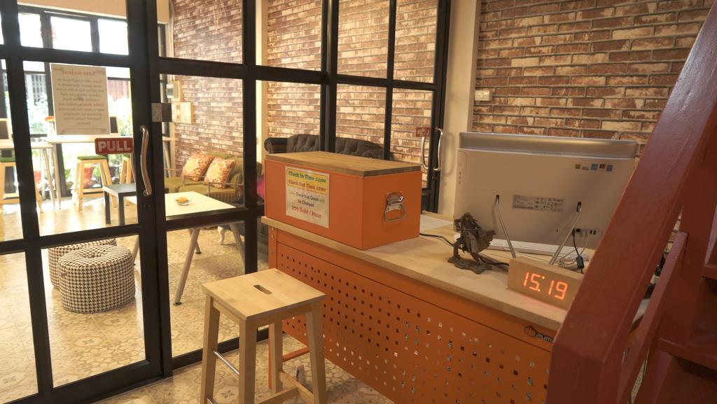 Tiger Lily Hostel Bangkok Kültér fotó