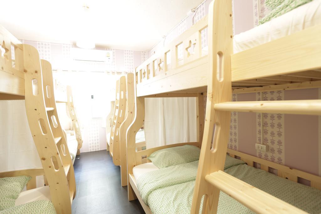 Tiger Lily Hostel Bangkok Szoba fotó