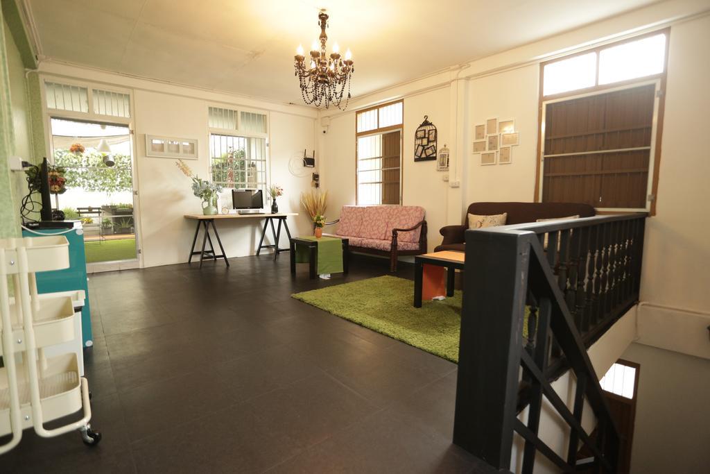 Tiger Lily Hostel Bangkok Kültér fotó