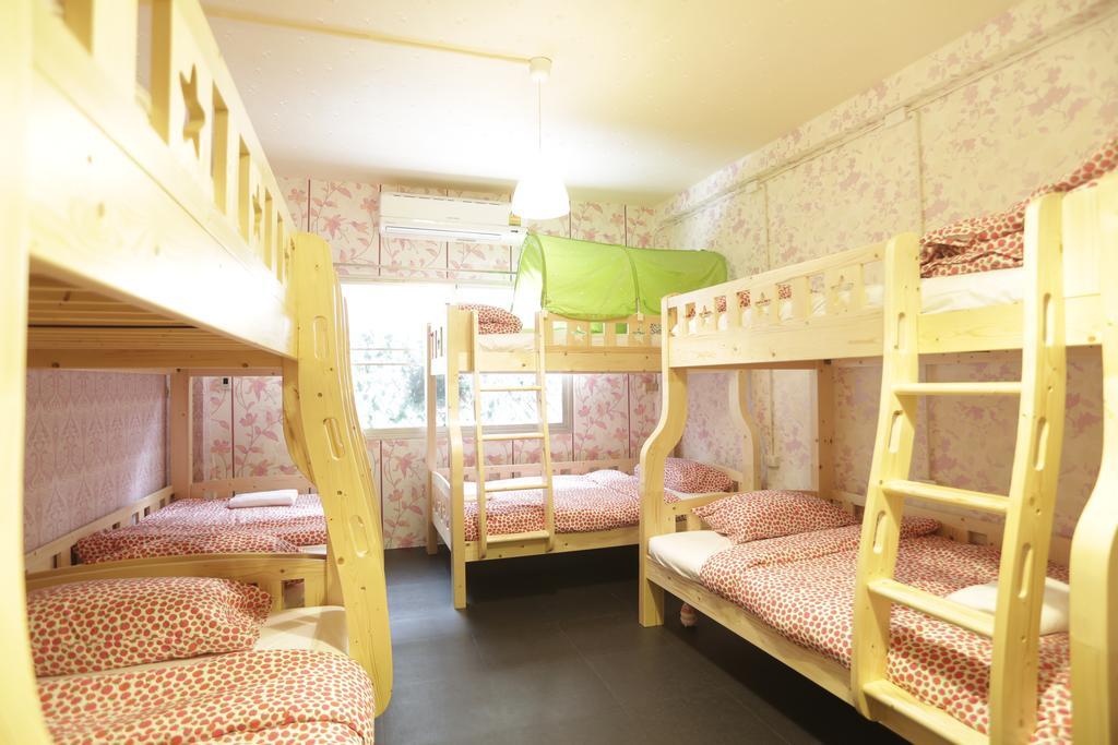 Tiger Lily Hostel Bangkok Szoba fotó