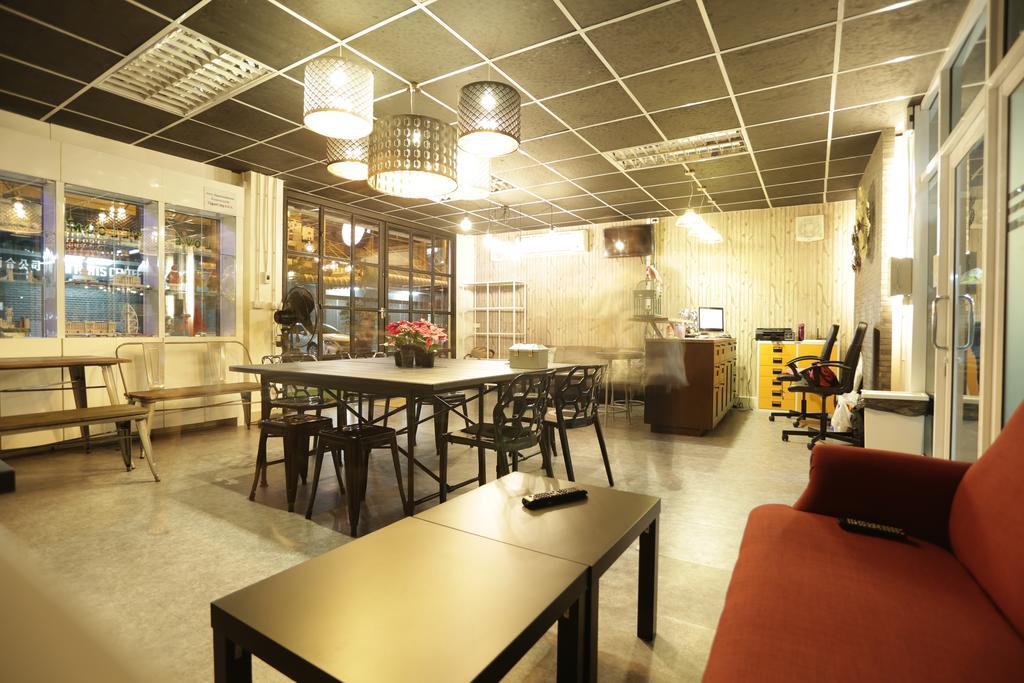 Tiger Lily Hostel Bangkok Kültér fotó