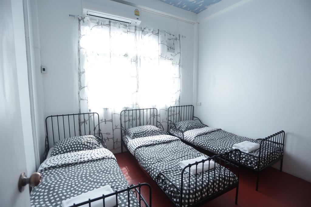 Tiger Lily Hostel Bangkok Kültér fotó