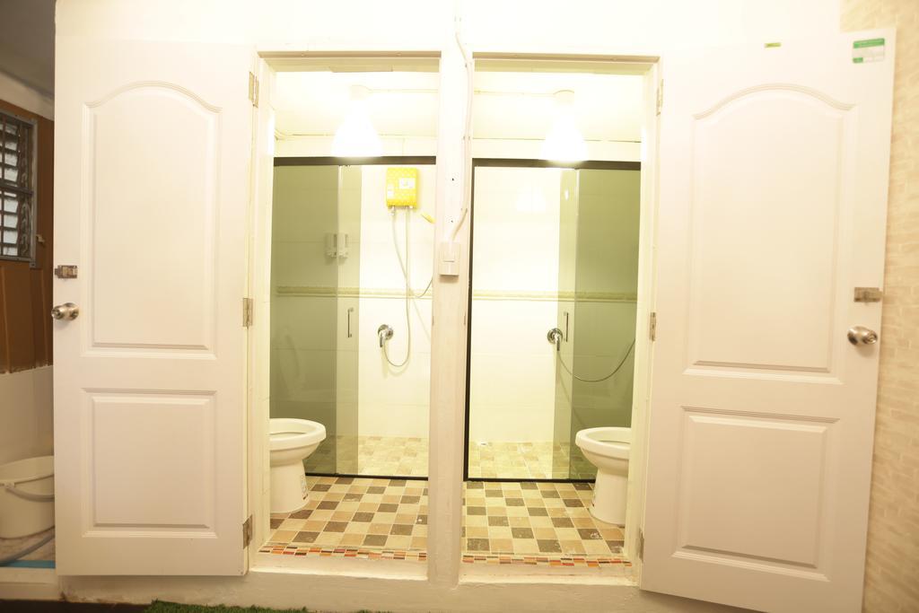 Tiger Lily Hostel Bangkok Kültér fotó